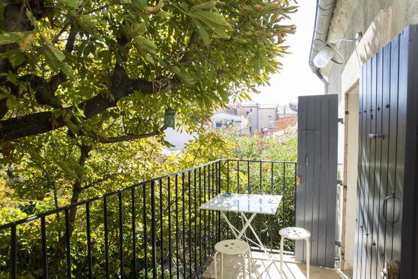 T1BIS 40 M2 AU SOL AVEC BALCON AU CALME ABSOLU DU CV HISTORIQUE