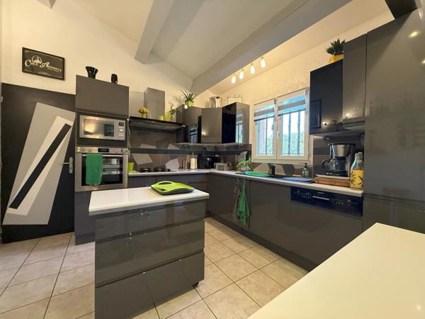 Vente Villa 5 pièces à Saint-Saturnin-Lès-Apt