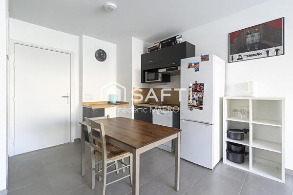 Rez de jardin actuellement loué, résidence récente au Clos de la Mathe