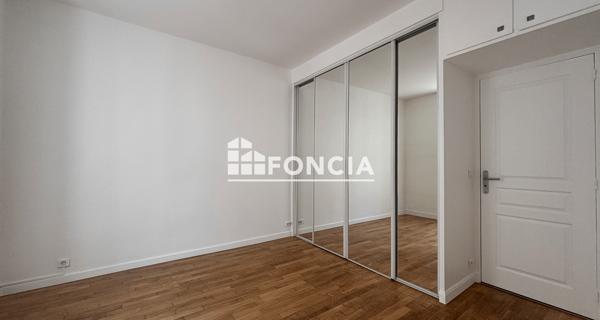 Location Appartement 2 pièces 55.76 m² - Paris 75009