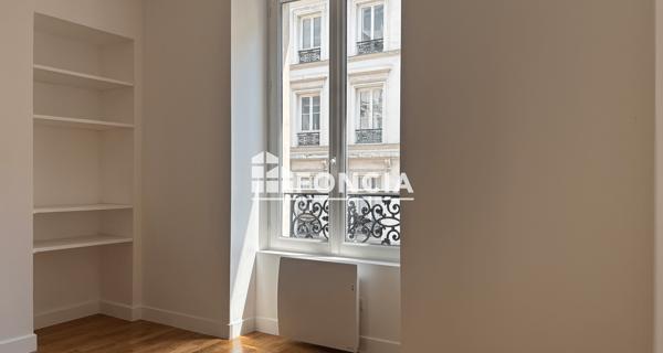 Location Appartement 2 pièces 55.76 m² - Paris 75009