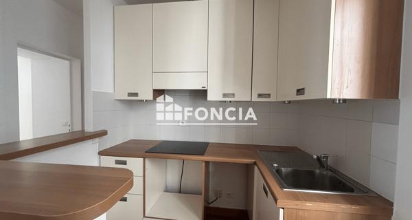 Location Appartement 2 pièces 55.76 m² - Paris 75009