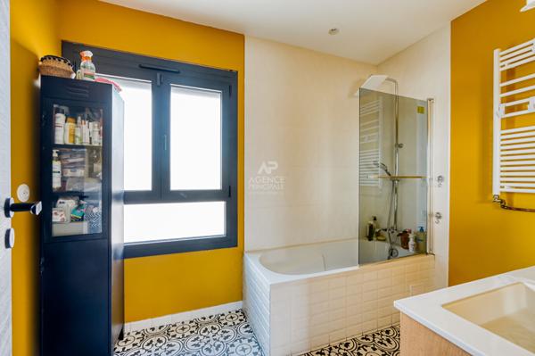 Maison Nanterre limite Rueil Malmaison 5 pièces de 80m2 535 000 € **  - Référence  15428