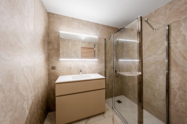Vente Appartement de luxe Évian-les-Bains 6 Pièces 282 m²
