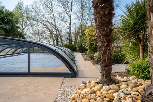 Longère de caractère entièrement rénovée avec piscine, un art de vivre au vert