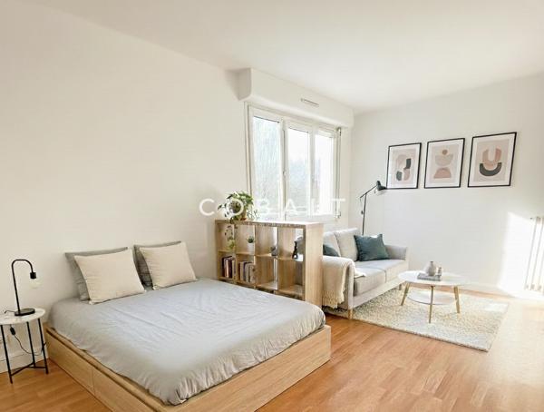 Studio rénové Rond-Point de Paris