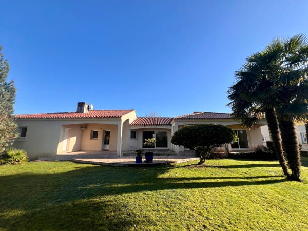 Magnifique Maison de 170m2 plain pied - 4 Chambres - 1 Bureau - Orienté Sud - Terrain de 1700 m2