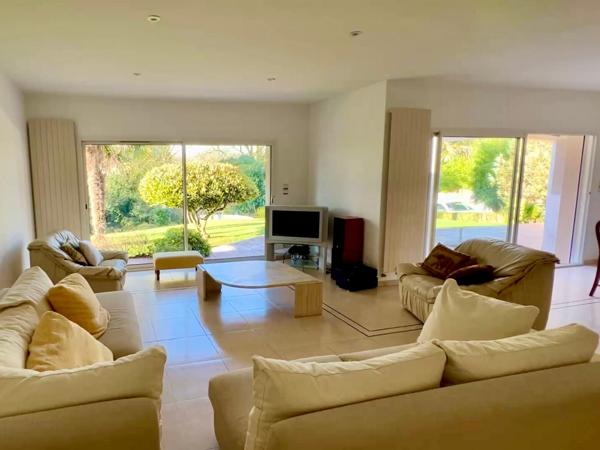 Magnifique Maison de 170m2 plain pied - 4 Chambres - 1 Bureau - Orienté Sud - Terrain de 1700 m2