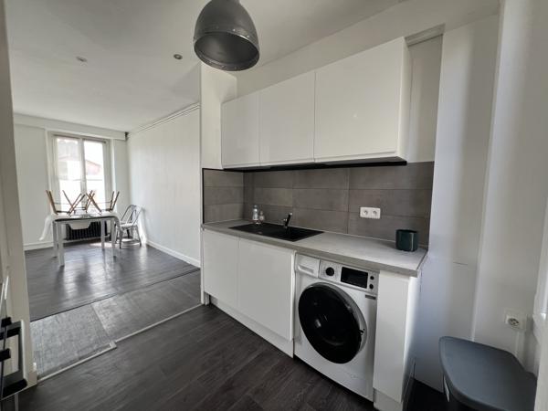 Appartement
                                                                                                                                                                                                                                                                                                                        3 pièce(s)                                                                                                                                                                                                          2 chambre(s)                                                                                                                                                                                                          52.83  m²
