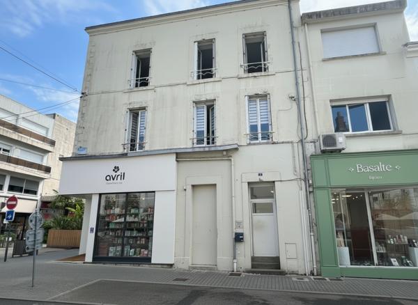 Appartement
                                                                                                                                                                                                                                                                                                                        3 pièce(s)                                                                                                                                                                                                          2 chambre(s)                                                                                                                                                                                                          52.83  m²