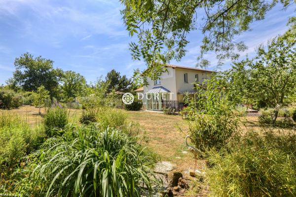 CUGAND – Maison d'architecte de 162 m² – Environnement exceptionnel, prestations haut de gamme et performance énergétique (DPE B)