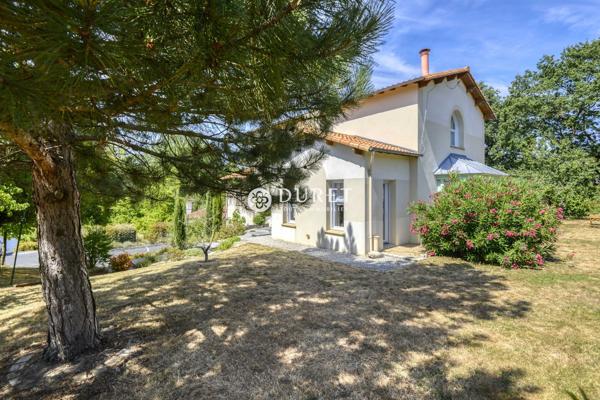 CUGAND – Maison d'architecte de 162 m² – Environnement exceptionnel, prestations haut de gamme et performance énergétique (DPE B)