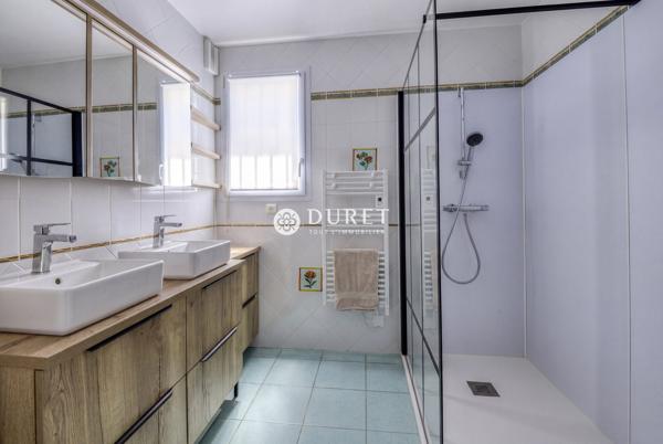 CUGAND – Maison d'architecte de 162 m² – Environnement exceptionnel, prestations haut de gamme et performance énergétique (DPE B)