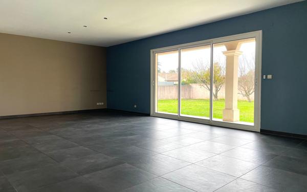 Maison à vendre    6 pièces •  Montélimar