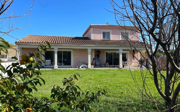 Maison à vendre    6 pièces •  Montélimar