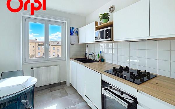Appartement à vendre    3 pièces • 93,62 m2 Lyon 2