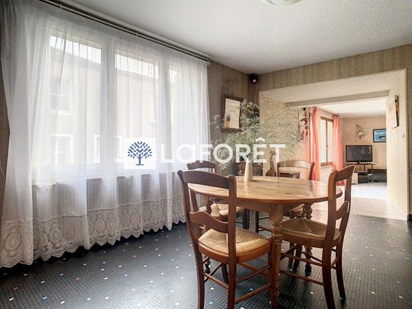Achat maison près de NUEIL LES AUBIERS - 9 pièce(s) - 258 m² - 109 140 €