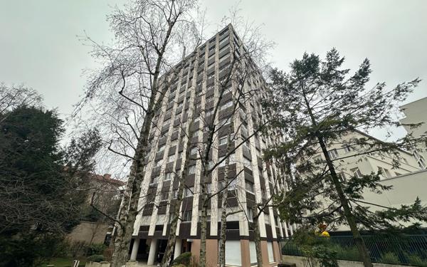 Appartement à vendre    3 pièces • 83,57 m2 Paris 12
