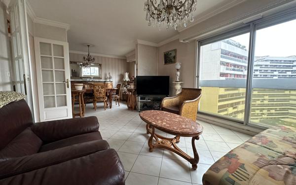 Appartement à vendre    3 pièces • 83,57 m2 Paris 12