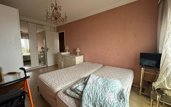 Appartement à vendre    3 pièces • 83,57 m2 Paris 12