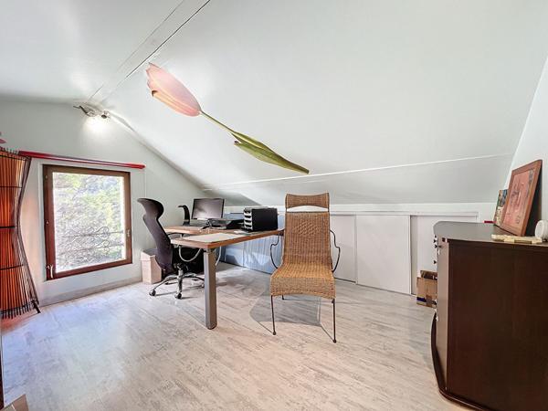 MAISON 178 M² HABITABLES COMPRENANT DEUX HABITATIONS PROCHE TOUTES COMMODITES A PIED