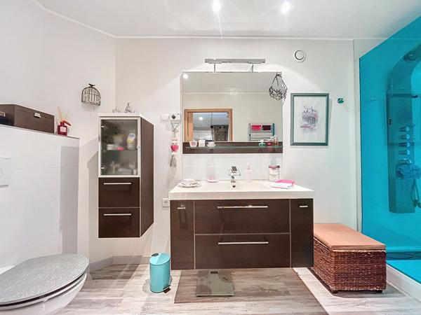 MAISON 178 M² HABITABLES COMPRENANT DEUX HABITATIONS PROCHE TOUTES COMMODITES A PIED