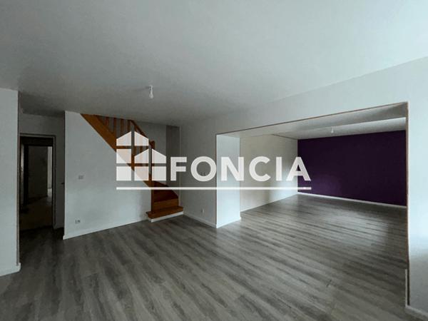Location Appartement 3 pièces 71 m² - 19 BIS AVENUE DE MEZIERES Vrigne Aux Bois 08330