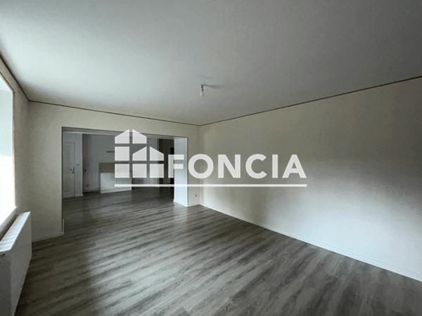 Location Appartement 3 pièces 71 m² - 19 BIS AVENUE DE MEZIERES Vrigne Aux Bois 08330