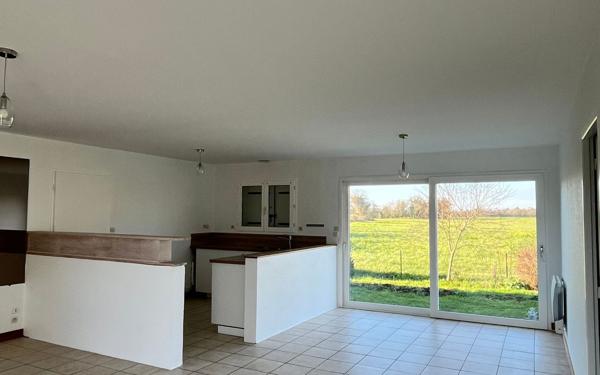 Maison à louer    4 pièces •  Aiffres