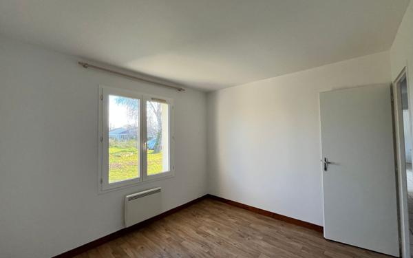 Maison à louer    4 pièces •  Aiffres