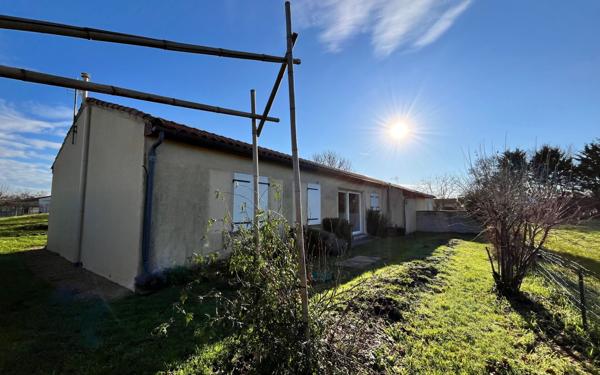 Maison à louer    4 pièces •  Aiffres