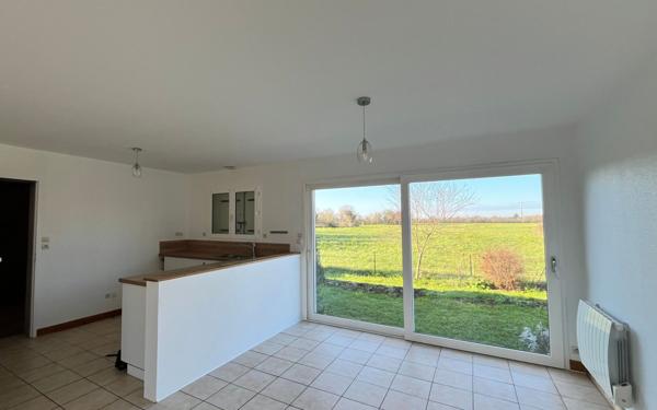 Maison à louer    4 pièces •  Aiffres