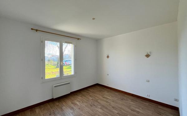 Maison à louer    4 pièces •  Aiffres