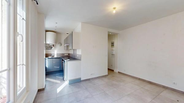 Location                                                      Appartement
                        
                     2 pièces                      30 m2                     à Boissy-Saint-Léger