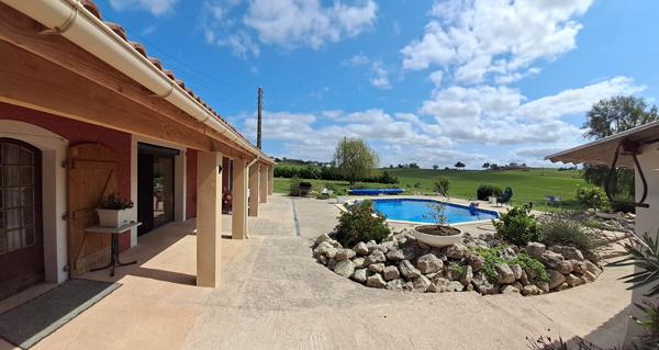 Propriété proche Gimont 7 pièces 200 m2 avec dépendances sur 7.8 hectares