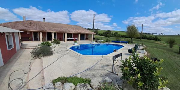 Propriété proche Gimont 7 pièces 200 m2 avec dépendances sur 7.8 hectares