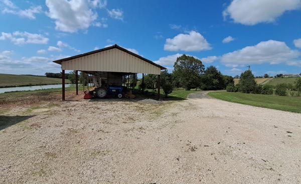 Propriété proche Gimont 7 pièces 200 m2 avec dépendances sur 7.8 hectares