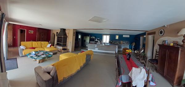 Propriété proche Gimont 7 pièces 200 m2 avec dépendances sur 7.8 hectares