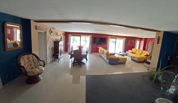 Propriété proche Gimont 7 pièces 200 m2 avec dépendances sur 7.8 hectares