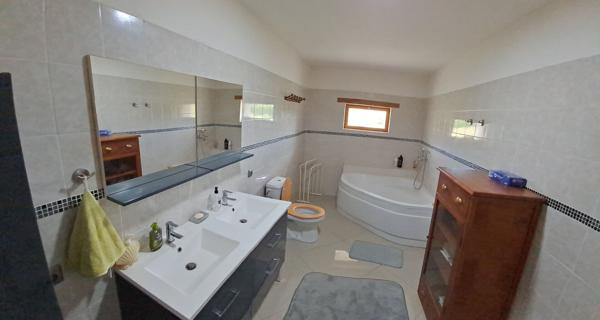 Propriété proche Gimont 7 pièces 200 m2 avec dépendances sur 7.8 hectares