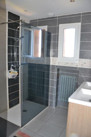 Maison de plus de 100m2 avec garage sur 700 m2 de terrain Centre SAINTE SIGOLENE