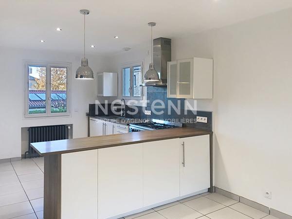 Maison de plus de 100m2 avec garage sur 700 m2 de terrain Centre SAINTE SIGOLENE