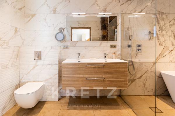 Villa moderne de plain-pied avec piscine chauffée