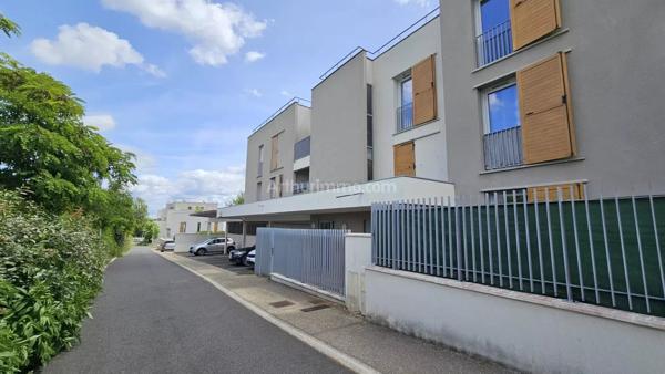 Vente                                                      Appartement
                        
                     2 pièces                      42 m2                     à Longpont-sur-Orge