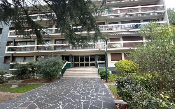 Appartement à vendre    3 pièces • 78 m2 Saint-Gratien