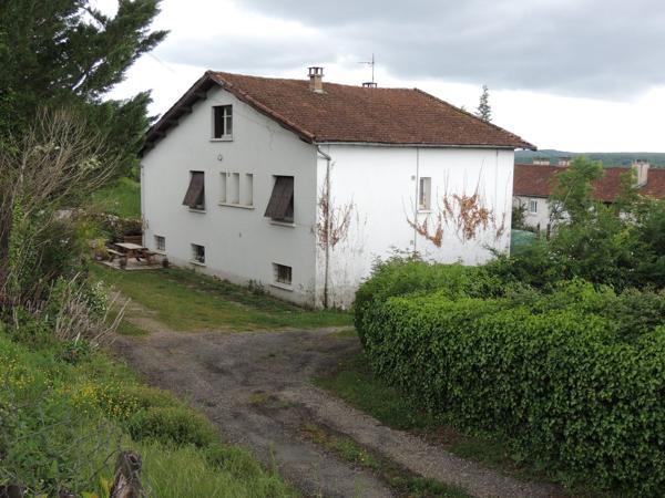 À vendre - Maison individuelle, 6 pièces située à Villefranche-de-Rouergue (12200)