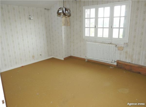 À vendre - Maison individuelle, 6 pièces située à Villefranche-de-Rouergue (12200)