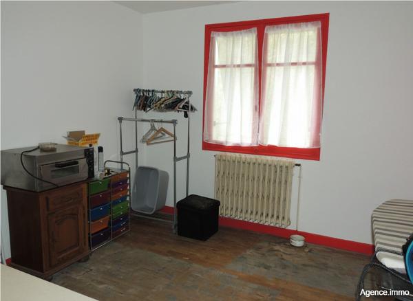 À vendre - Maison individuelle, 6 pièces située à Villefranche-de-Rouergue (12200)