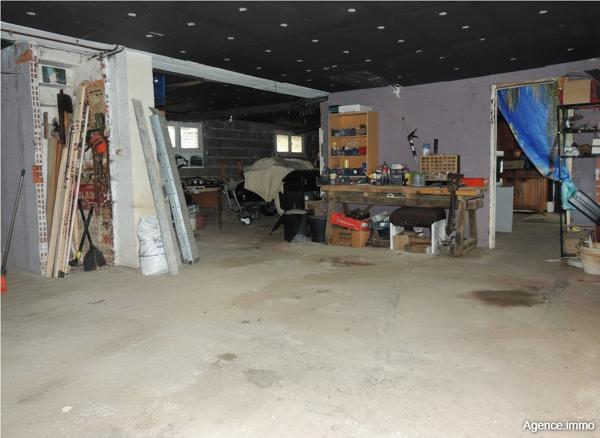 À vendre - Maison individuelle, 6 pièces située à Villefranche-de-Rouergue (12200)