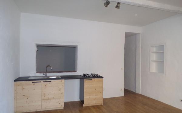 Appartement à louer    1 pièce • 38,41 m2 La Tour-d'Aigues